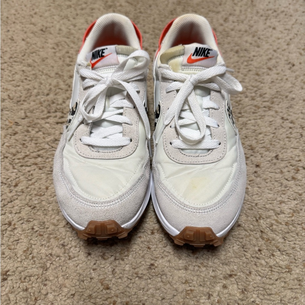 Nike Women's White and Red Sneakers - Picture 3 of 5